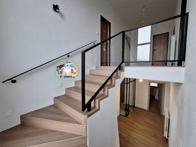 presklené zábradlie, Topoľčianky