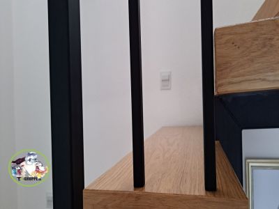 detail kotvenia zábradlia na schodnici, Partizánske