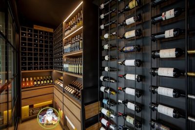 výstavný priestor na vína, Tapas bar Brno