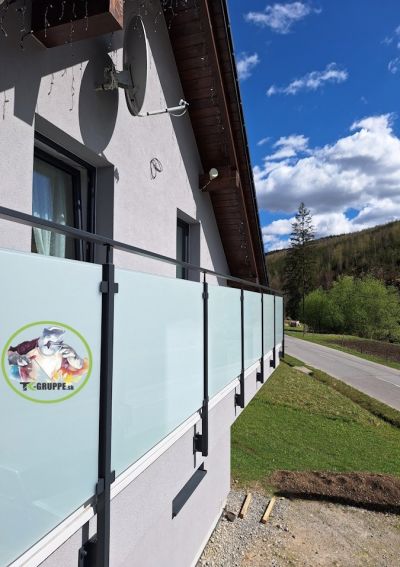 kovové zábradlie na balkón, sklo, Čadca