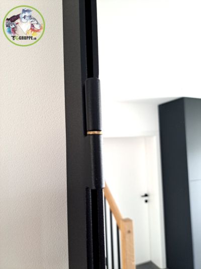 detail pántov zrkadla na prekrytie rozvodovej skrine,  Gänserndorf